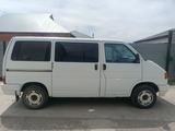 Volkswagen Multivan 1996 годаүшін3 200 000 тг. в Астана