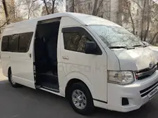 Toyota HiAce, 2011