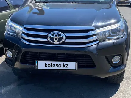 Toyota Hilux 2016 года за 13 500 000 тг. в Уральск – фото 2