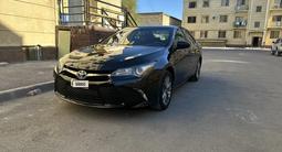 Toyota Camry 2017 года за 7 300 000 тг. в Жанаозен