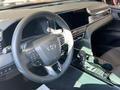 Toyota Camry Luxe eCVT 2025 годаүшін26 190 000 тг. в Алматы – фото 5