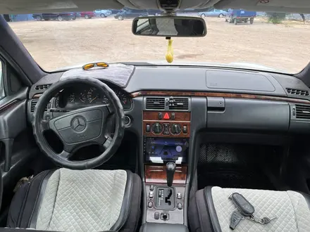 Mercedes-Benz E 230 1997 года за 2 900 000 тг. в Шу – фото 16