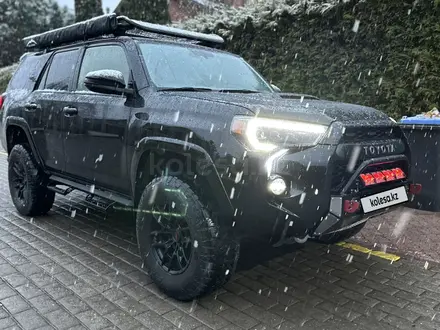 Toyota 4Runner 2018 года за 29 900 000 тг. в Алматы