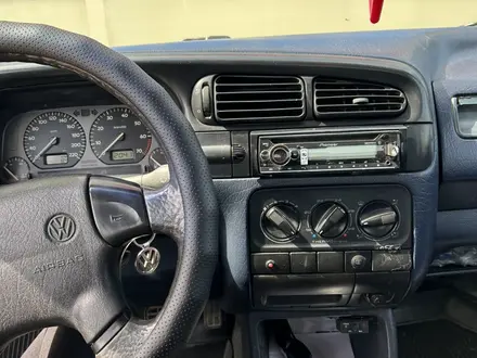 Volkswagen Vento 1993 года за 1 500 000 тг. в Уральск – фото 4