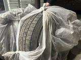 Зимние шины 235/40 R19 липучка за 100 000 тг. в Астана