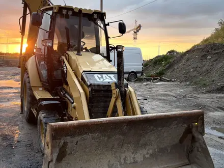 Caterpillar  422E 2015 года за 23 500 000 тг. в Алматы
