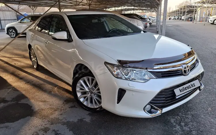 Toyota Camry 2017 года за 15 300 000 тг. в Алматы