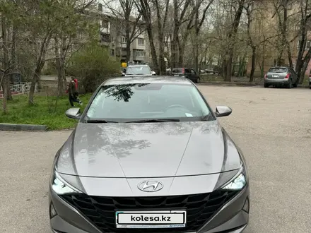 Hyundai Elantra 2021 года за 9 300 000 тг. в Алматы – фото 2