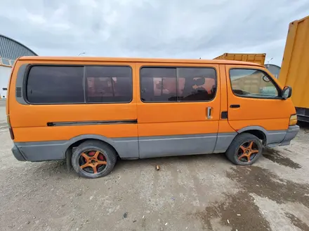 Toyota Hiace 1995 года за 1 900 000 тг. в Астана – фото 2