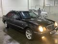 Mercedes-Benz E 240 1999 годаfor3 100 000 тг. в Семей