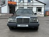 Mercedes-Benz E 300 1993 года за 1 200 000 тг. в Караганда – фото 3