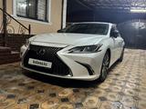 Lexus ES 250 2019 года за 18 000 000 тг. в Алматы