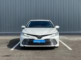 Toyota Camry 2019 года за 13 490 000 тг. в Шымкент – фото 2