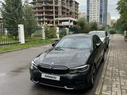 BMW 330 2020 года за 19 000 000 тг. в Астана – фото 2