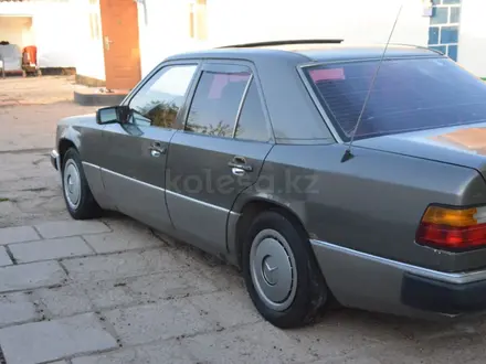 Mercedes-Benz E 200 1990 года за 1 600 000 тг. в Тараз – фото 5