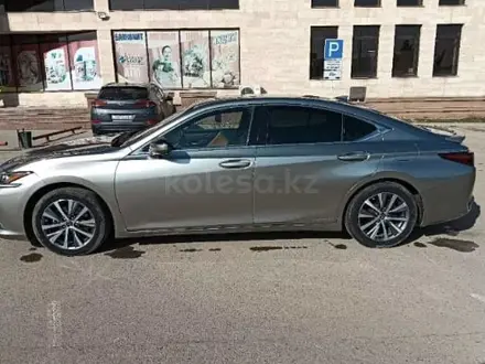 Lexus ES 250 2018 года за 15 500 000 тг. в Алматы – фото 3