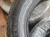 Шины зимние шипованные Yokohama iceGuard 215/65 R17 за 100 000 тг. в Костанай – фото 3