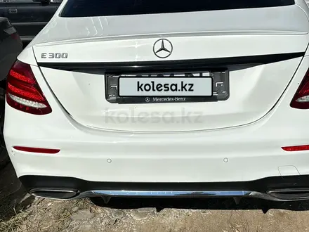 Mercedes-Benz E 200 2017 года за 17 200 000 тг. в Атырау – фото 5