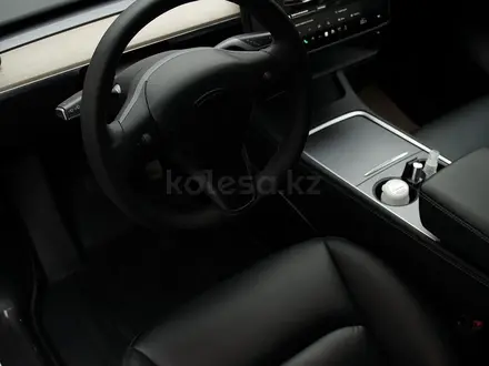 Tesla Model Y 2023 года за 21 000 000 тг. в Алматы – фото 20