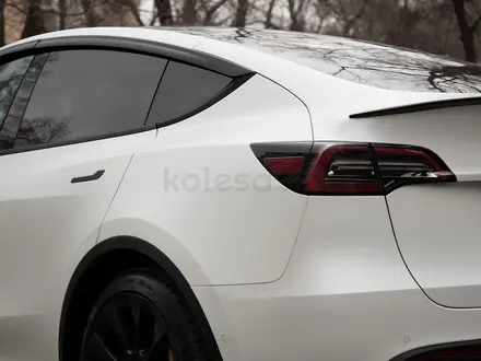 Tesla Model Y 2023 года за 21 000 000 тг. в Алматы – фото 25