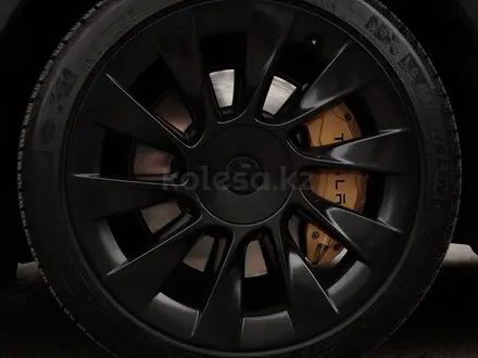 Tesla Model Y 2023 года за 21 000 000 тг. в Алматы – фото 27