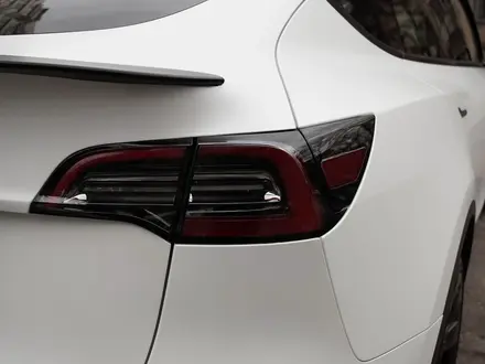 Tesla Model Y 2023 года за 21 000 000 тг. в Алматы – фото 30