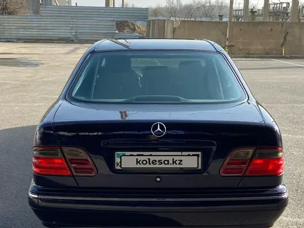 Mercedes-Benz E 320 2000 года за 5 800 000 тг. в Шымкент – фото 23