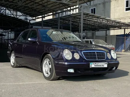 Mercedes-Benz E 320 2000 года за 5 800 000 тг. в Шымкент – фото 28