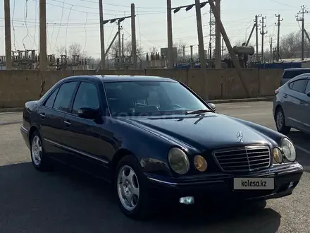 Mercedes-Benz E 320 2000 года за 5 800 000 тг. в Шымкент – фото 6