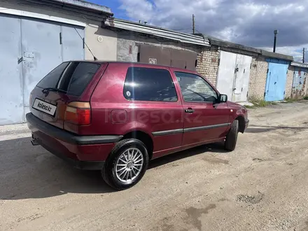 Volkswagen Golf 1995 года за 1 800 000 тг. в Костанай – фото 2