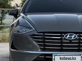Hyundai Sonata 2022 года за 13 900 000 тг. в Шымкент