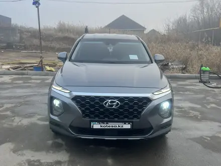 Hyundai Santa Fe 2019 года за 12 300 000 тг. в Алматы