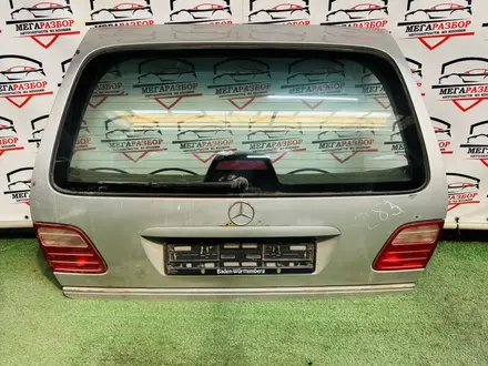 Крышка багажника MERCEDES W210 за 50 000 тг. в Астана