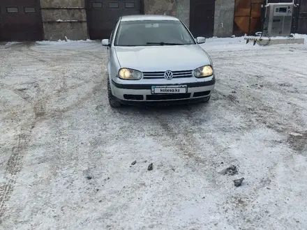 Volkswagen Golf 2003 года за 2 340 833 тг. в Темиртау