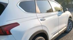 Hyundai Santa Fe 2019 годаүшін10 600 000 тг. в Алматы – фото 2