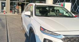 Hyundai Santa Fe 2019 годаүшін10 600 000 тг. в Алматы