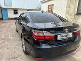 Toyota Camry 2014 года за 11 300 000 тг. в Тараз – фото 2