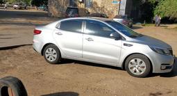 Kia Rio 2015 года за 5 600 000 тг. в Актобе – фото 2