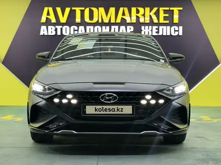 Hyundai Lafesta 2023 года за 10 800 000 тг. в Алматы – фото 2