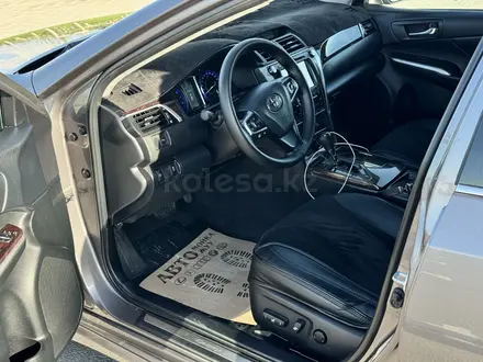 Toyota Camry 2015 года за 11 000 000 тг. в Шымкент – фото 21
