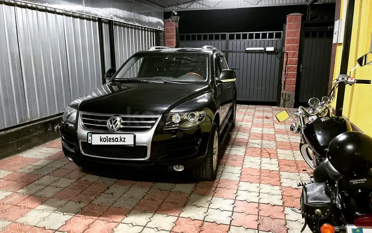 Volkswagen Touareg 2007 годаүшін7 200 000 тг. в Алматы