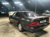 Mercedes-Benz E 280 1996 годаfor2 700 000 тг. в Шымкент