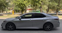 Toyota Camry 2022 годаfor13 500 000 тг. в Тараз – фото 3