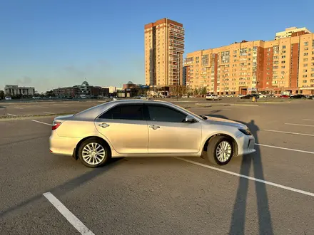 Toyota Camry 2015 года за 11 500 000 тг. в Астана – фото 3