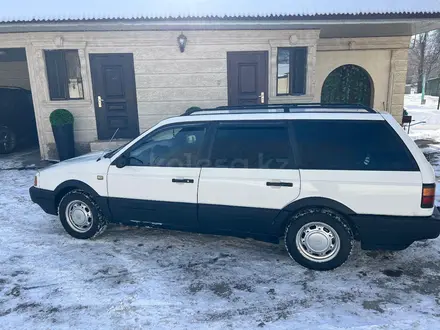 Volkswagen Passat 1993 года за 1 650 000 тг. в Есик – фото 7