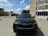 Toyota Highlander 2024 года за 28 950 000 тг. в Уральск
