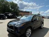 Toyota Highlander 2024 года за 28 950 000 тг. в Уральск – фото 2