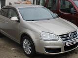 Volkswagen Jetta 2008 года за 3 100 000 тг. в Байконыр – фото 2