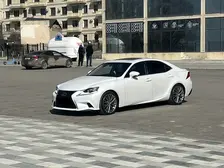 Lexus is-200t, 2016