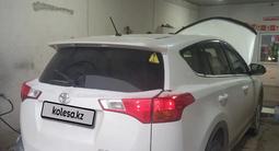 Toyota RAV4 2015 годаfor11 000 000 тг. в Актау